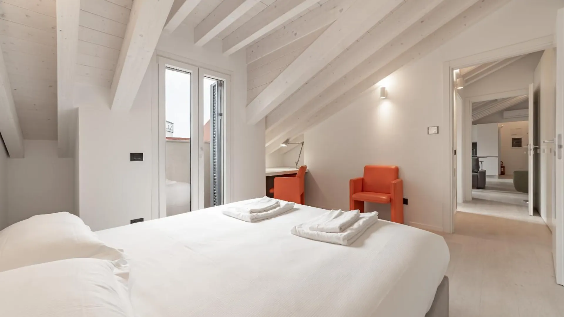 10 Min Walk From Prada, Bocconi And Metro Apartment Milan