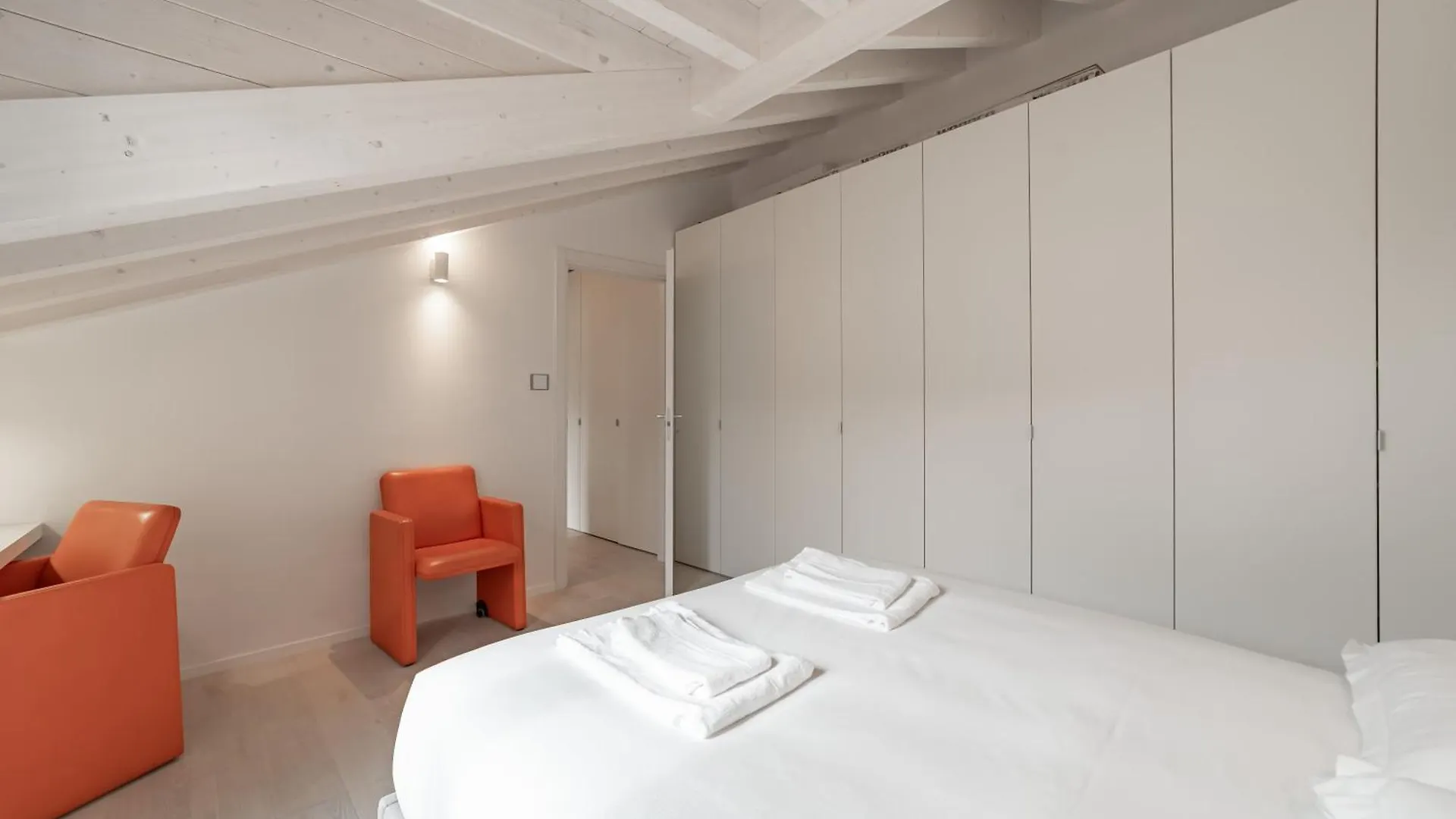 10 Min Walk From Prada, Bocconi And Metro Apartment Milan